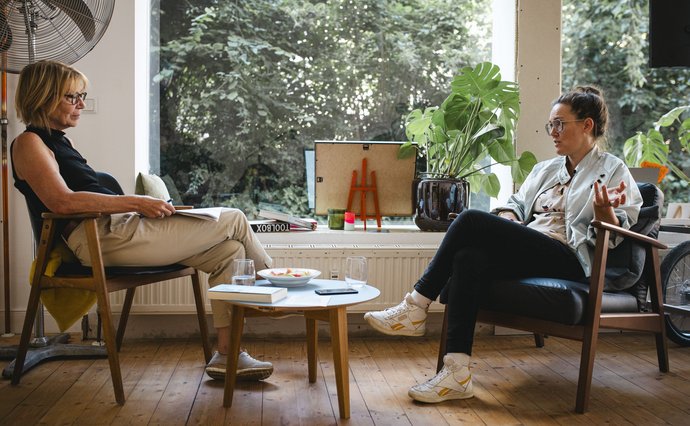 Katja Diehl im Gespräch mit Kontext-Redakteurin Susanne Stiefel.