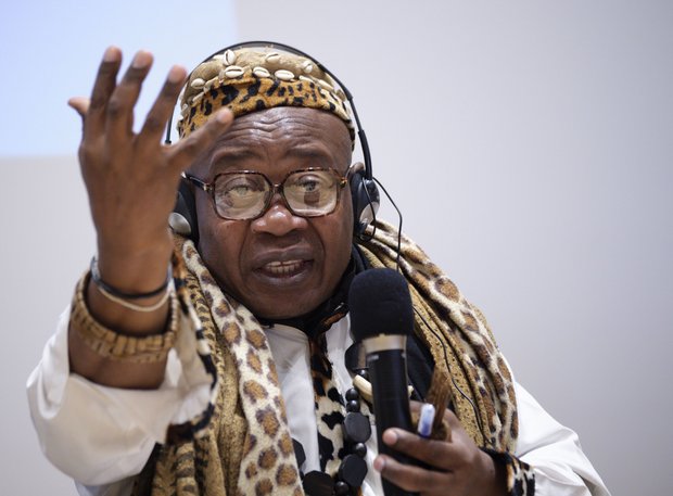 Bruno Mvondo, König der Fang-Béti, repräsentiert die lokalen Herrscher Kameruns.