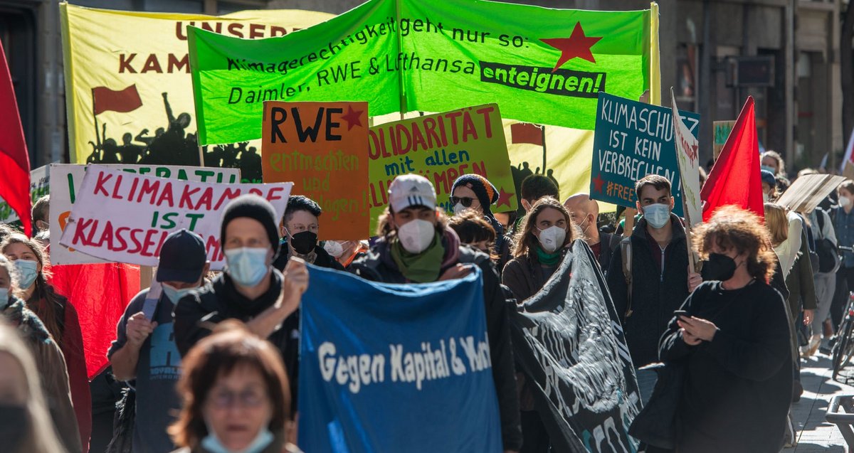 Klare Ansagen der Klimastreikenden. Foto: Jens Volle