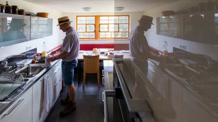 Neues im Alten – Sorg in seiner schicken Küche. Neues im Alten – Sorg in seiner schicken Küche.