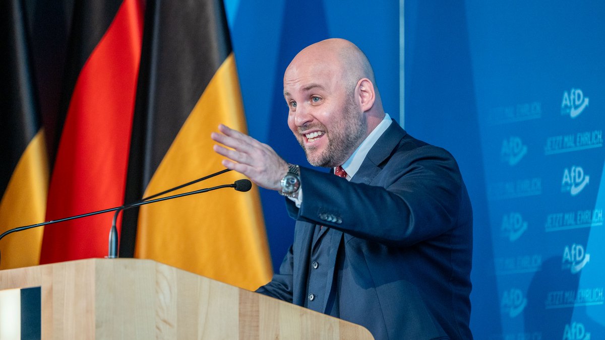 Markus Frohnmaier beim AfD-Landesparteitag am 23. November in Hechingen. Foto: Jens Volle