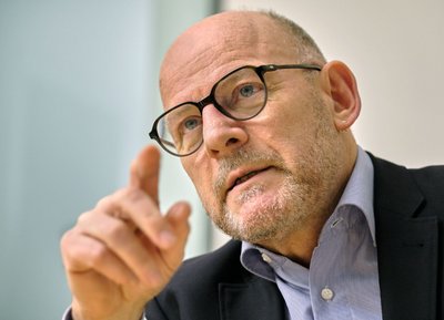 "Das ist alles abgeschafft worden, um die Bahn effizienter und börsengerecht zu machen."