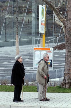 Kinder sorgen für ihre Eltern. So funktioniert der Generationenvertrag.