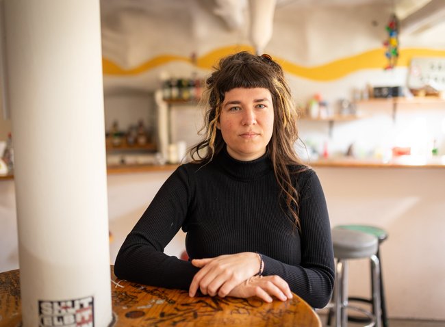 Hanna ist seit gut fünf Jahren im Wohnprojekt Schellingstraße aktiv. Foto: Julian Rettig
