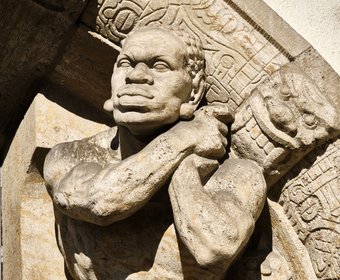 Eingangsportal des Lindenmuseums. 