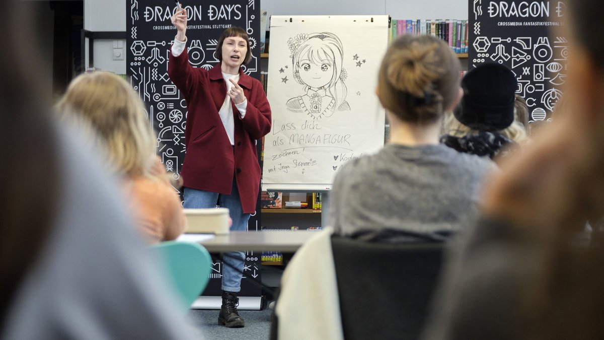 Gespitze Ohren und flinke Stifte beim Manga-Zeichenkurs mit Inga Steinmetz.