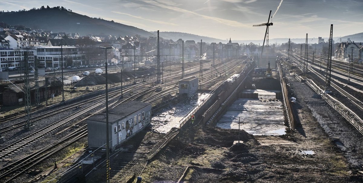 Der Hauptzubringer zum Milliardengrab: Neubaustrecke Stuttgart–Ulm am Abstellbahnhof Untertürkheim. Fotos: Joachim E. Röttgers