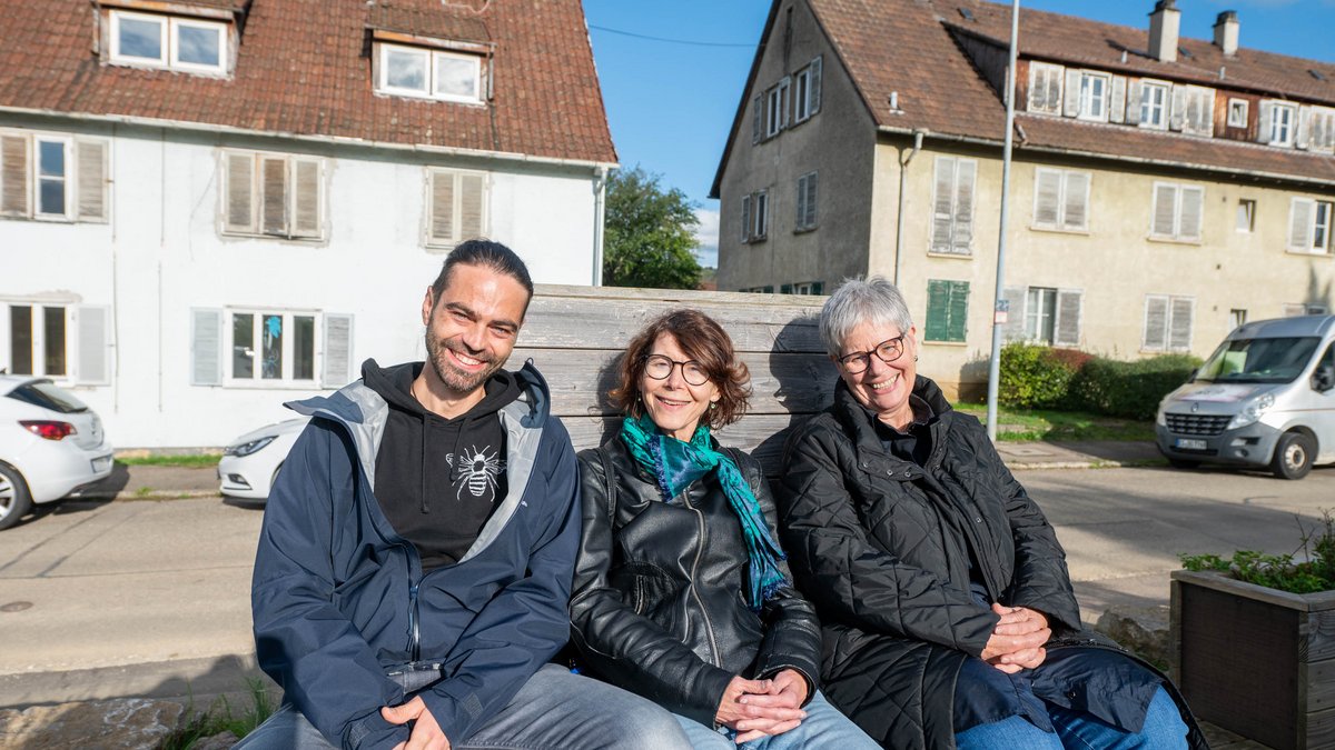 Von links: Marco Gölz, Kristin von Heyden und Irene Gölz vom Projekt "Alternatives Wohnen Esslingen" des Mietshäuser-Syndikats. 