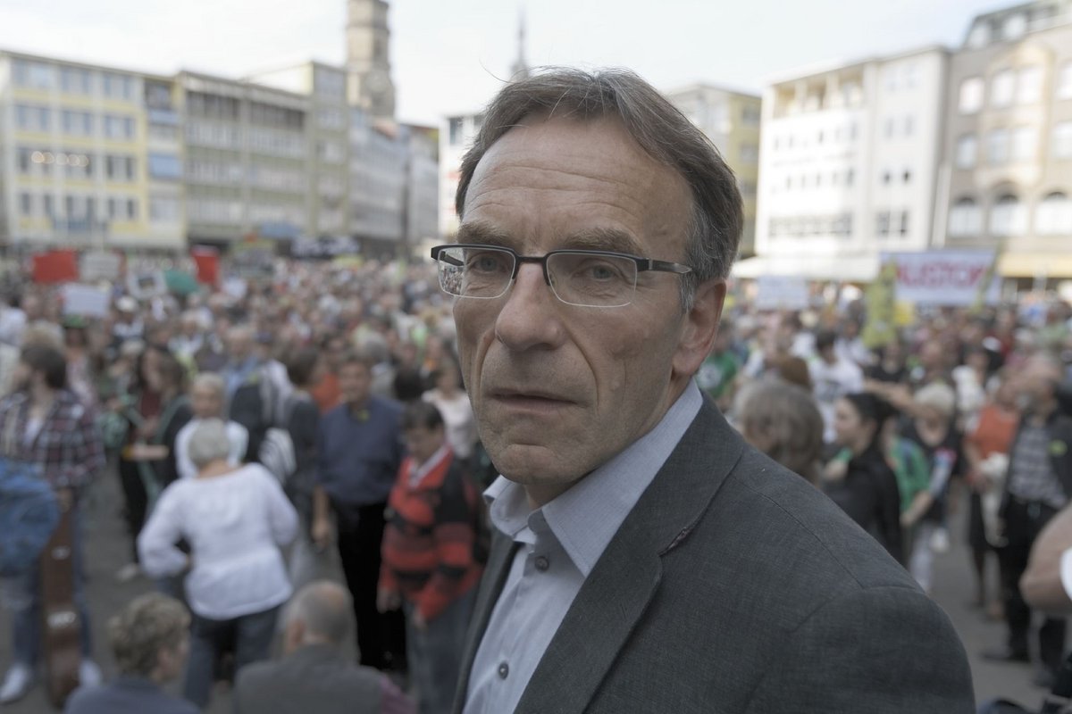 2010 – als die Grünen noch gegen Stuttgart 21 waren: Werner Wölfle vor dem Stuttgarter Rathaus.