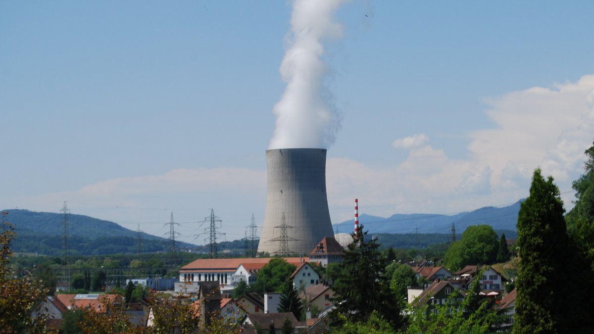 Kernkraftwerk im Schweizer Ort Gösgen: Sicherheitsrisiken im Kühlkreislauf, bekannt seit den Siebzigern. Foto: Dietrich Michael Weidmann, CC BY-SA 3.0, https://commons.wikimedia.org/w/index.php?curid=15314930