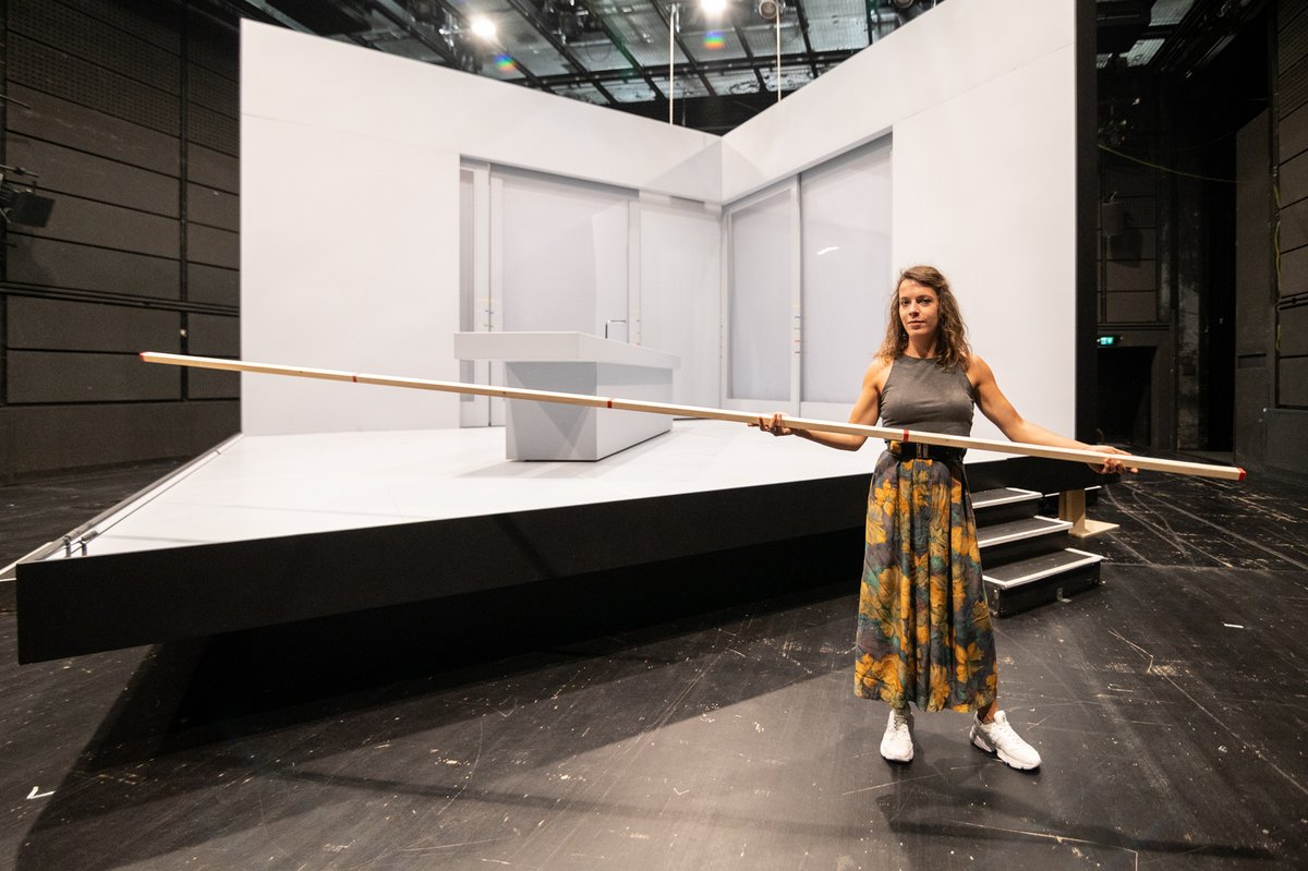 Die Nummern eins und zwei auf der Requisitenliste des Staatstheaters: Zollstock ... Foto: Björn Klein 