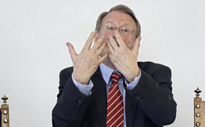Zornig: Wolfgang Drexler, Ausschussvorsitzender.