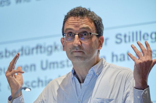 Rechtsprofessor Urs Kramer: Die Planfeststellung muss angepasst werden. Foto: Joachim E. Röttgers