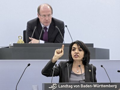 Kräftig modernisiert: nicht nur mehr Frauen, sondern mit Muhterem Aras auch eine Muslima als Landtagspräsidentin.