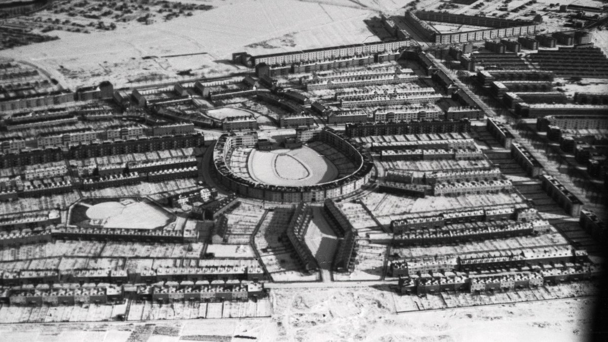 Die Berliner Hufeisensiedlung, vor hundert Jahren dank Hauszinssteuer entstanden und heute Weltkulturerbe. Foto: Walter Mittelholzer/ETH-Bibliothek, gemeinfrei, https://commons.wikimedia.org/w/index.php?curid=50860548