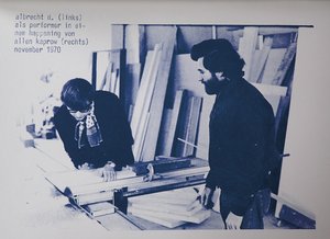 Albrecht/d. (l.) mit Allan Kaprow, dem Erfinder des Happenings.