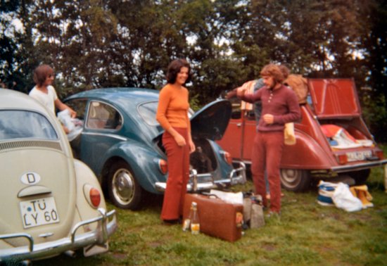 Urlaubserinnerungen aus den 1970ern: baden gehen mit Käfern und Enten. Foto: privat