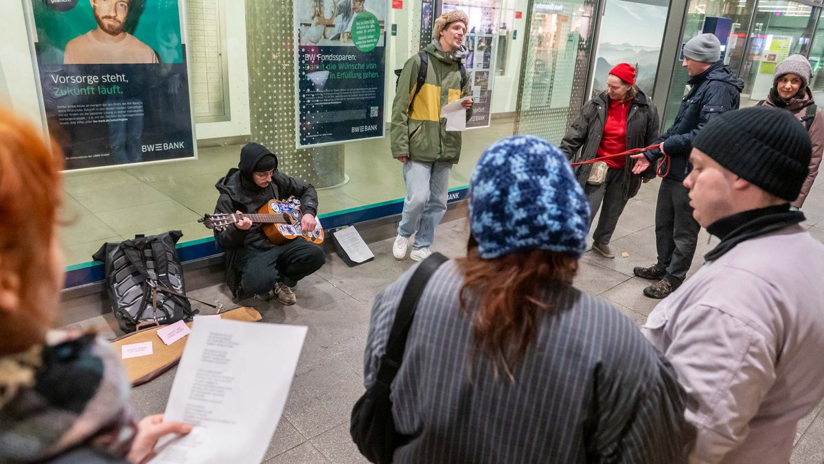 Gemeinsames Singen zum Schluss.