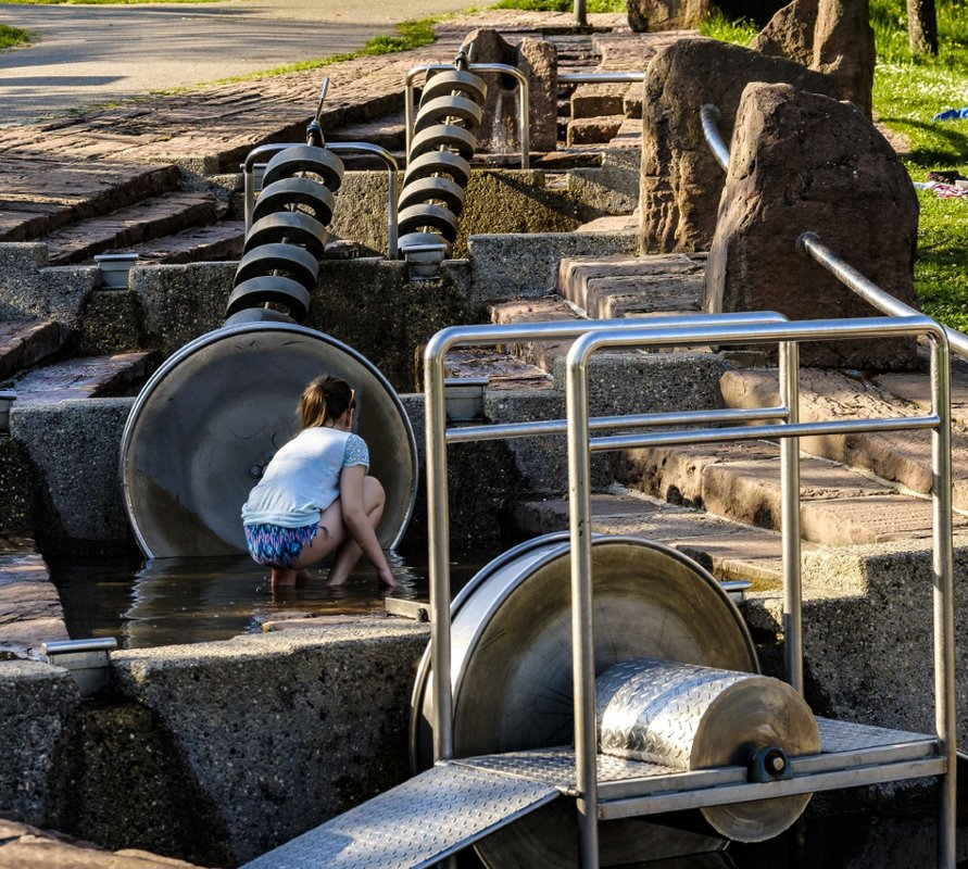 Der Wasserspielplatz des früh verstorbenen Architekten Peter Hannes bleibt bis heute einzigartig und erfreut sich unverminderter Beliebtheit.