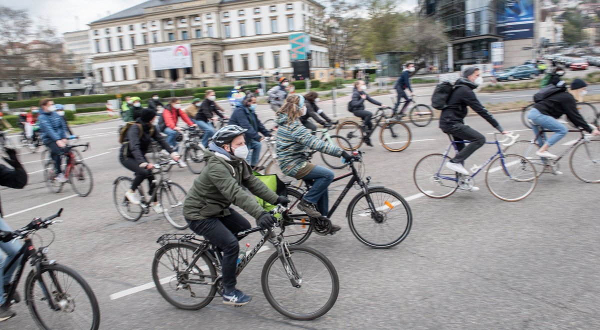 Radler-Verstärkung für die "Uns langt's"-Demo. Radler-Verstärkung für die "Uns langt's"-Demo.
