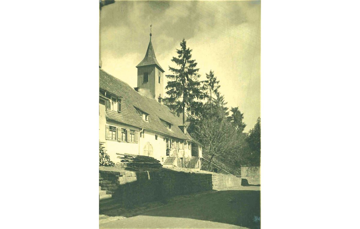 Die Botnanger Kirche, vom Rathaus aus gesehen, im Jahr 1926.