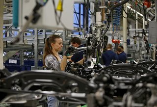 Mercedes in Stuttgart ist vom Flugzeug zur A-Klasse konvertiert. 