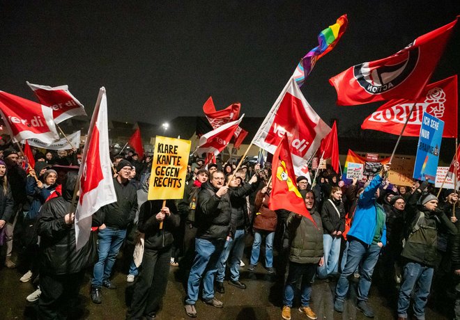 Demo gegen die Teilnahme von AfD-Kandidat Frohnmaier beim SWR-Triell im Februar.