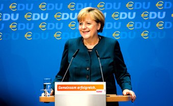 Geld. Macht. Partei.