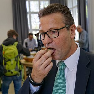 Hauk beißt in die saure Traube und gibt zu: "Ich bin beeindruckt."