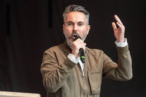 Vor Wagenknecht spricht BSW-Spitzenkandidat Fabio de Masi: "Die Wirtschaft wird in den Keller gejagt." Vor Wagenknecht spricht BSW-Spitzenkandidat Fabio de Masi: "Die Wirtschaft wird in den Keller gejagt."