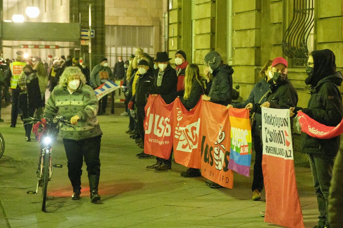 Überparteilicher Protest über das Rathaus hinaus.