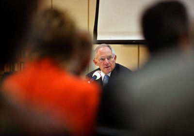 Allein auf weiter Finanzministerflur: Wolfgang Schäuble (CDU). Foto: Joachim E. Röttgers