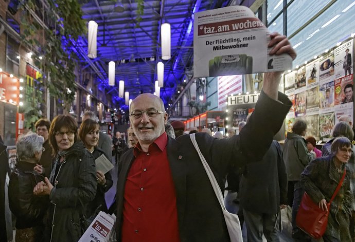 Auch die taz weiß, was sie an ihm hat. Unter Genossen hat er immer Lindt-Pralinen verteilt.