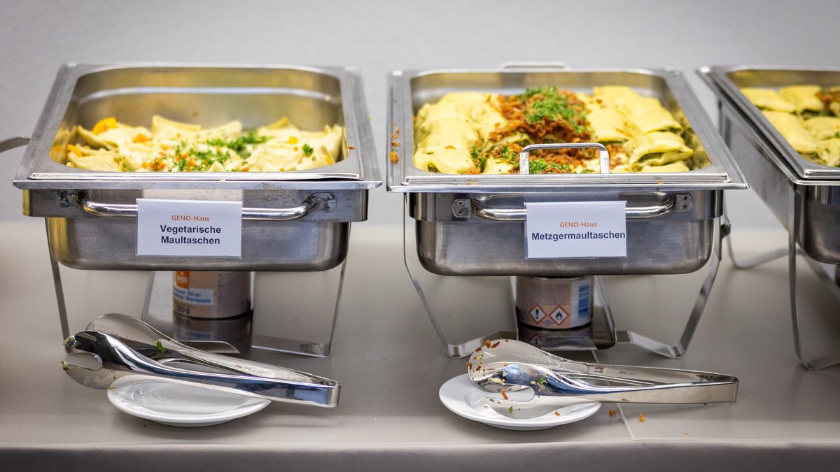 Vielleicht haben die vegetarischen Maultauschen am CDU-Buffet ein paar Erzkonservative abgeschreckt. Foto: Julian Rettig