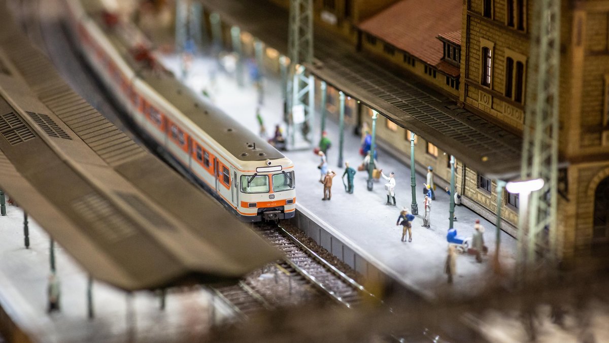 Bittersüße Nostalgie: Es gab in Stuttgart mal eine zuverlässige S-Bahn und so sah sie aus (hier im Modell). Foto: Julian Rettig