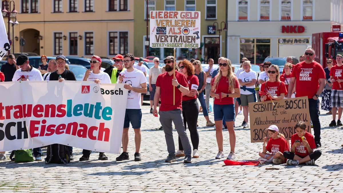 Kein Werk, keine Arbeit – das bedeutet Sorgen für ganze Familien.
