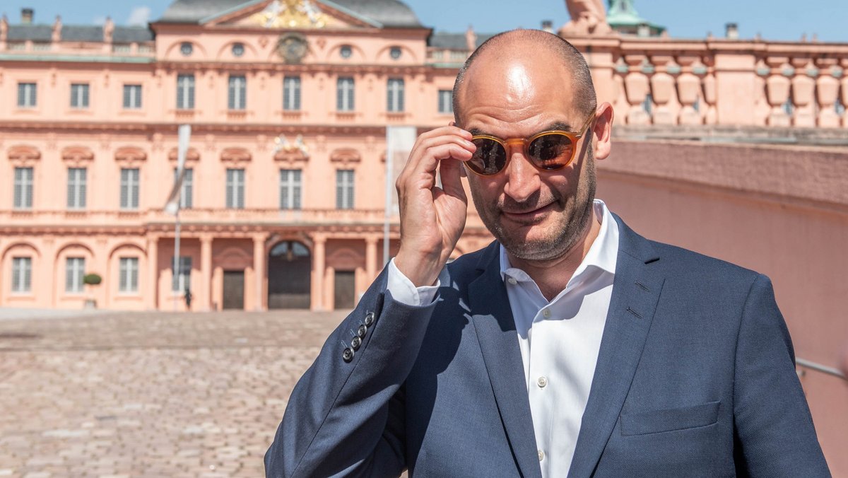 Finanzminister Danyal Bayaz in Rastatt.  Fotos: Jens Volle Finanzminister Danyal Bayaz in Rastatt.  Fotos: Jens Volle