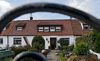 Kleinwohnhäuser mit Stallungen