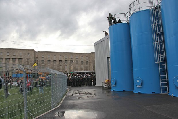 Grundwassermanagement mit Besetzern. Foto: Petra Weiberg