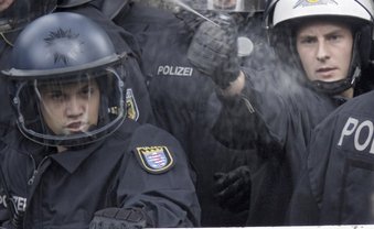 Schlag in den Magen