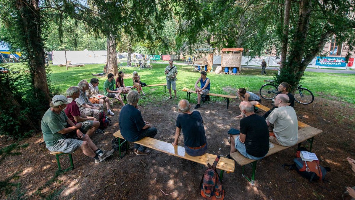 Stuhlkreis – das kennen auch ältere Semester. Stuhlkreis – das kennen auch ältere Semester.