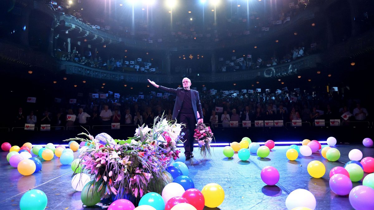 Ein glanzvoller Abgang mit Wiederkehr: Reid Anderson bei seiner Verabschiedung nach 39 Jahren als Tänzer und Intendant des Stuttgarter Balletts. Foto: Stuttgarter Ballett