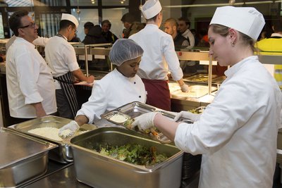 14 Nationen sind in Fayazpours Team vertreten.