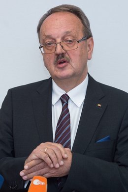 Reibt sich die Hände: Herbert Landau. Foto: dpa