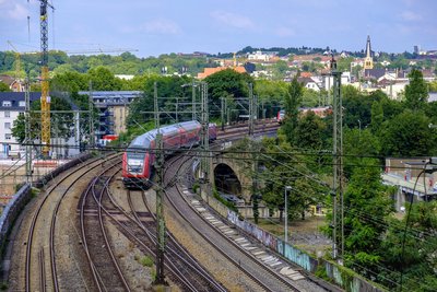 Die alte Neckarbrücke könnte mal was richtig Feines werden. Foto: Joachim E. Röttgers 
