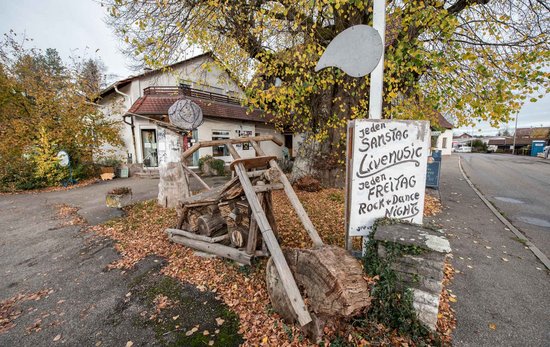 In und um Eddis Biker-Residenz geht's rund. 