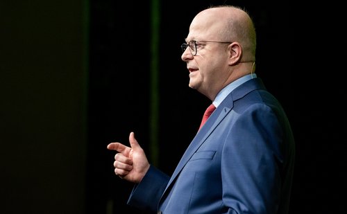 Michael Theurer hat angekündigt, der DB künftig genauer auf die Finger zu schauen. Foto: Jens Volle Michael Theurer hat angekündigt, der DB künftig genauer auf die Finger zu schauen. Foto: Jens Volle
