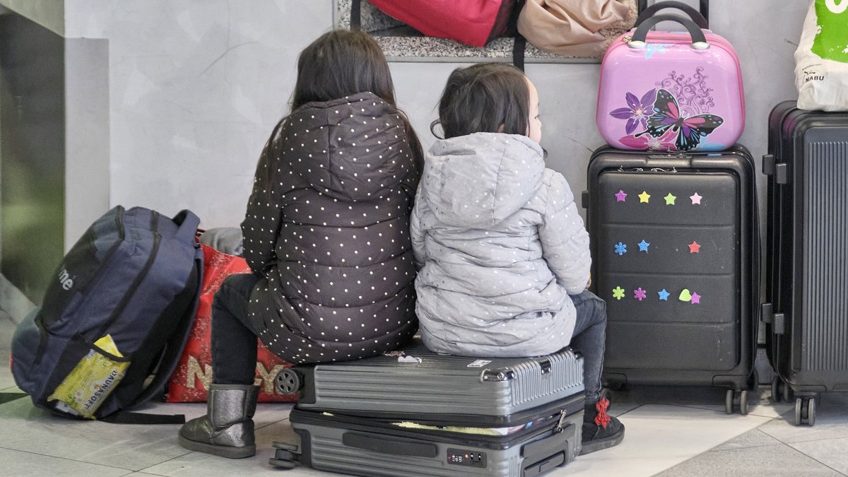 Warten auf die Einreise (Symbolbild). Foto: Joachim E. Röttgers