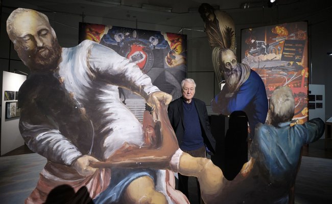 Alexander Kluge in der Kulisse der Oper Bernice des Stuttgarter Staatstheaters. Foto: Joachim E. Röttgers