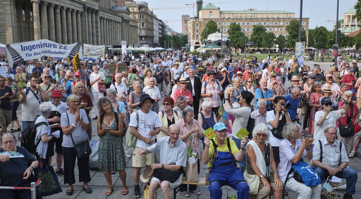 Sie alle wollen oben bleiben, darin sind sie sich mit Arno Luik einig.